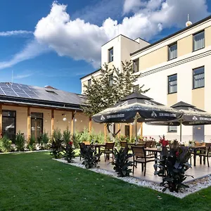 Hotel Inter, Debreţin